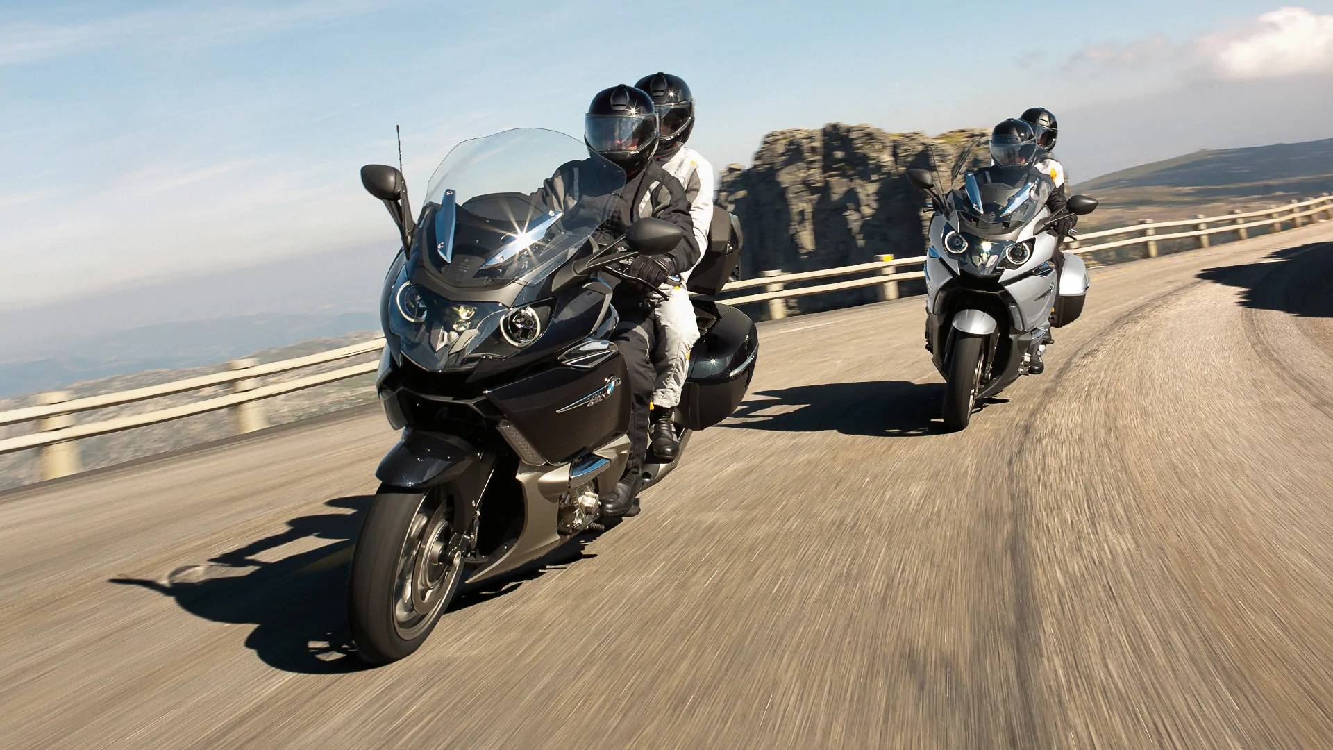 Черный, злой и быстрый – bmw k 1600 b