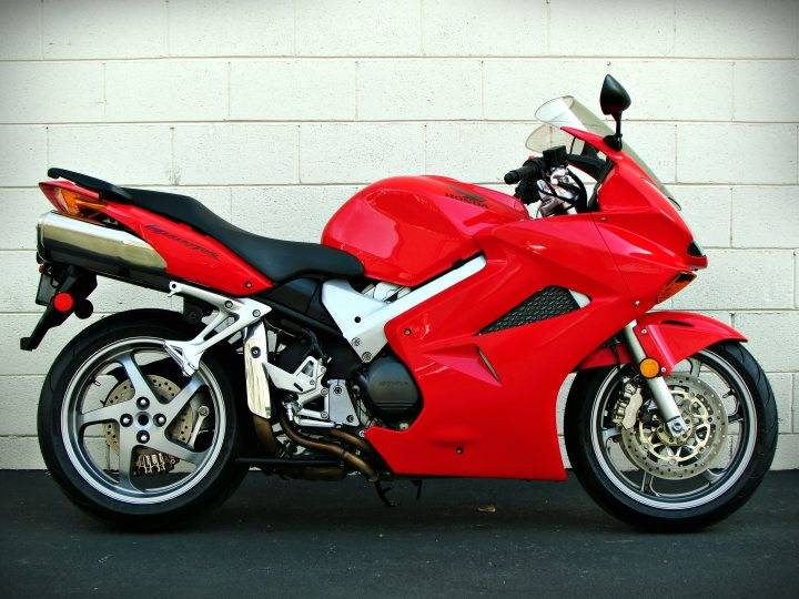 Honda vfr800содержание а также пятое поколение: 1998–2001 vfr800fi (rc46) [ править ]