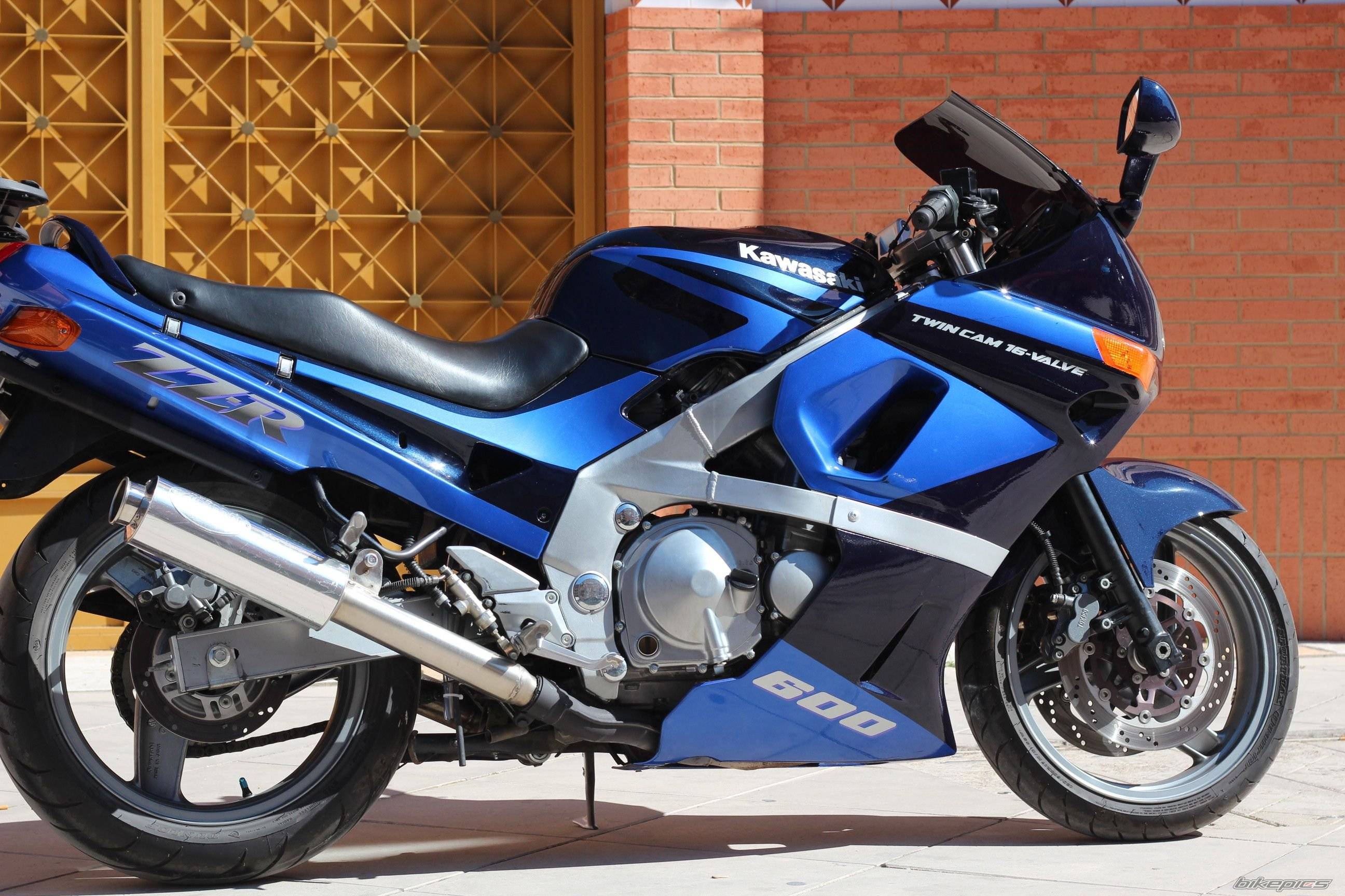 Мотоцикл kawasaki zzr 400. технические характеристики.