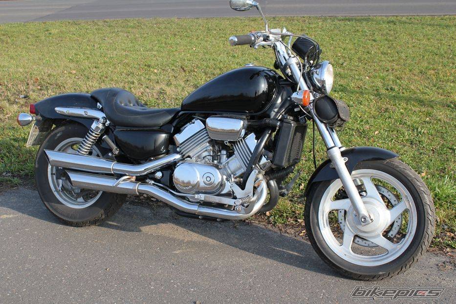 Honda vf 750 magna (v45)