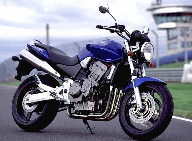 Мотоцикл honda cb900 f hornet 2002 - изучаем во всех подробностях