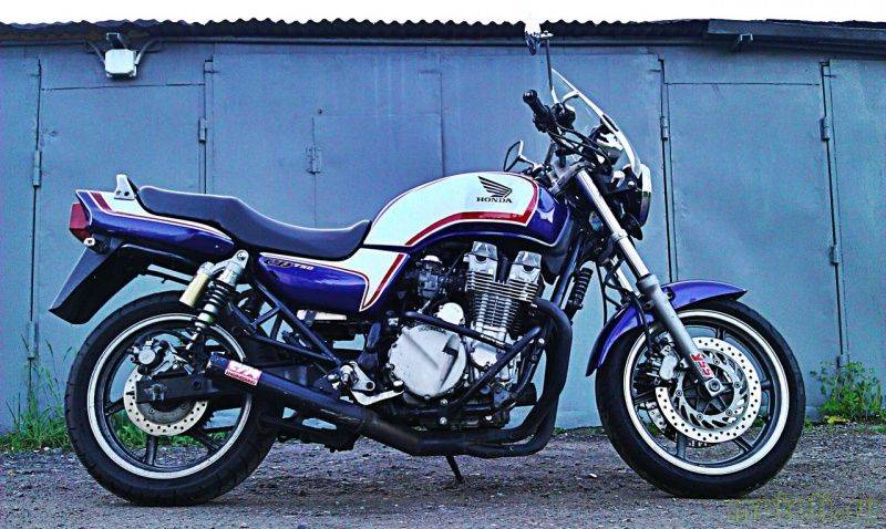 Тест-драйв мотоцикла Honda CB750