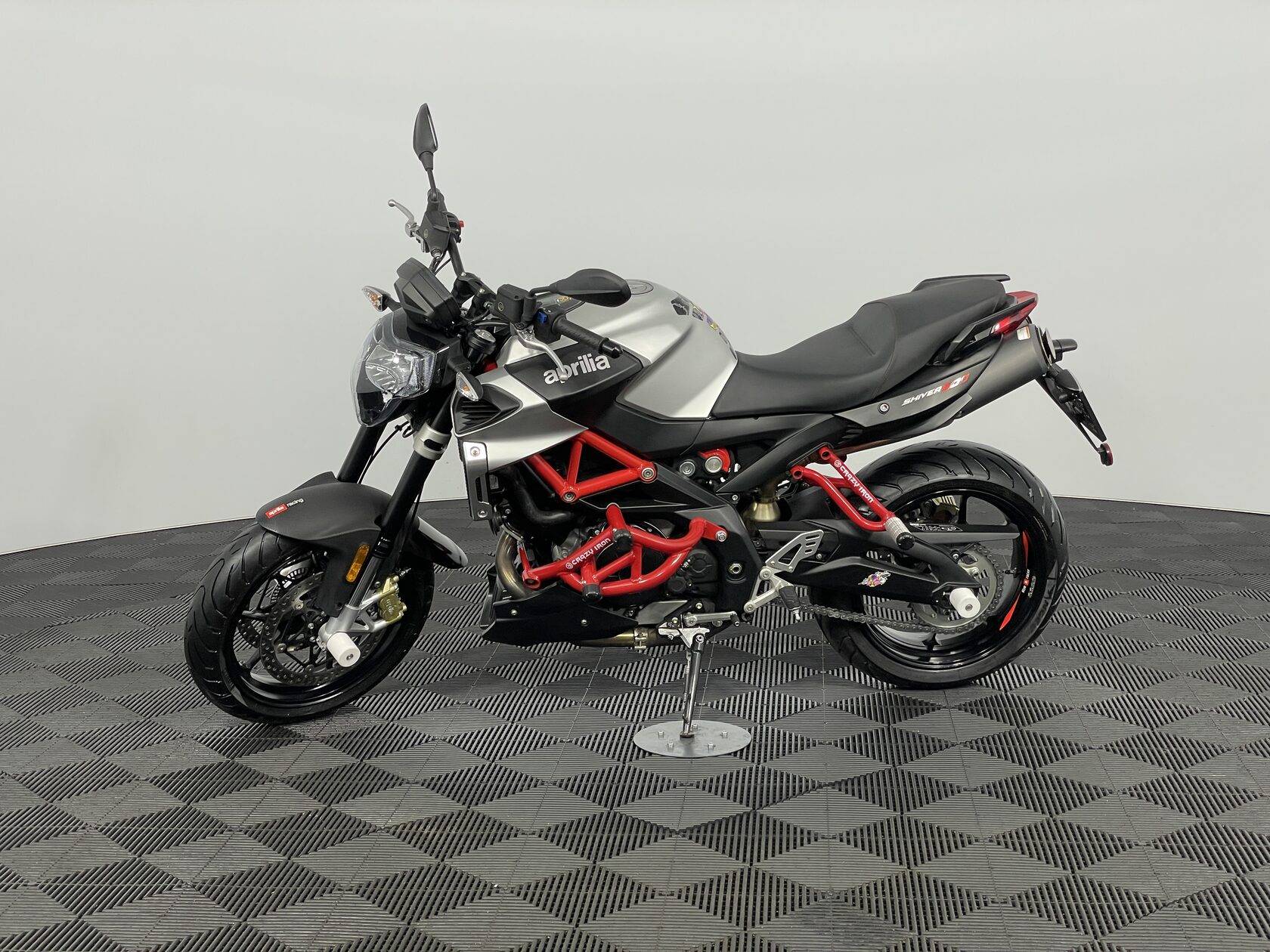 Motorcycle: aprilia - shiver 900(2019) street specifications, characteristics and information