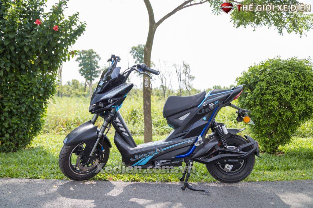 Aima electric scooter (ev) am1200dt-3 manufactured by jiangsu aima vehicle industry technology co., ltd. (motorcycles china)