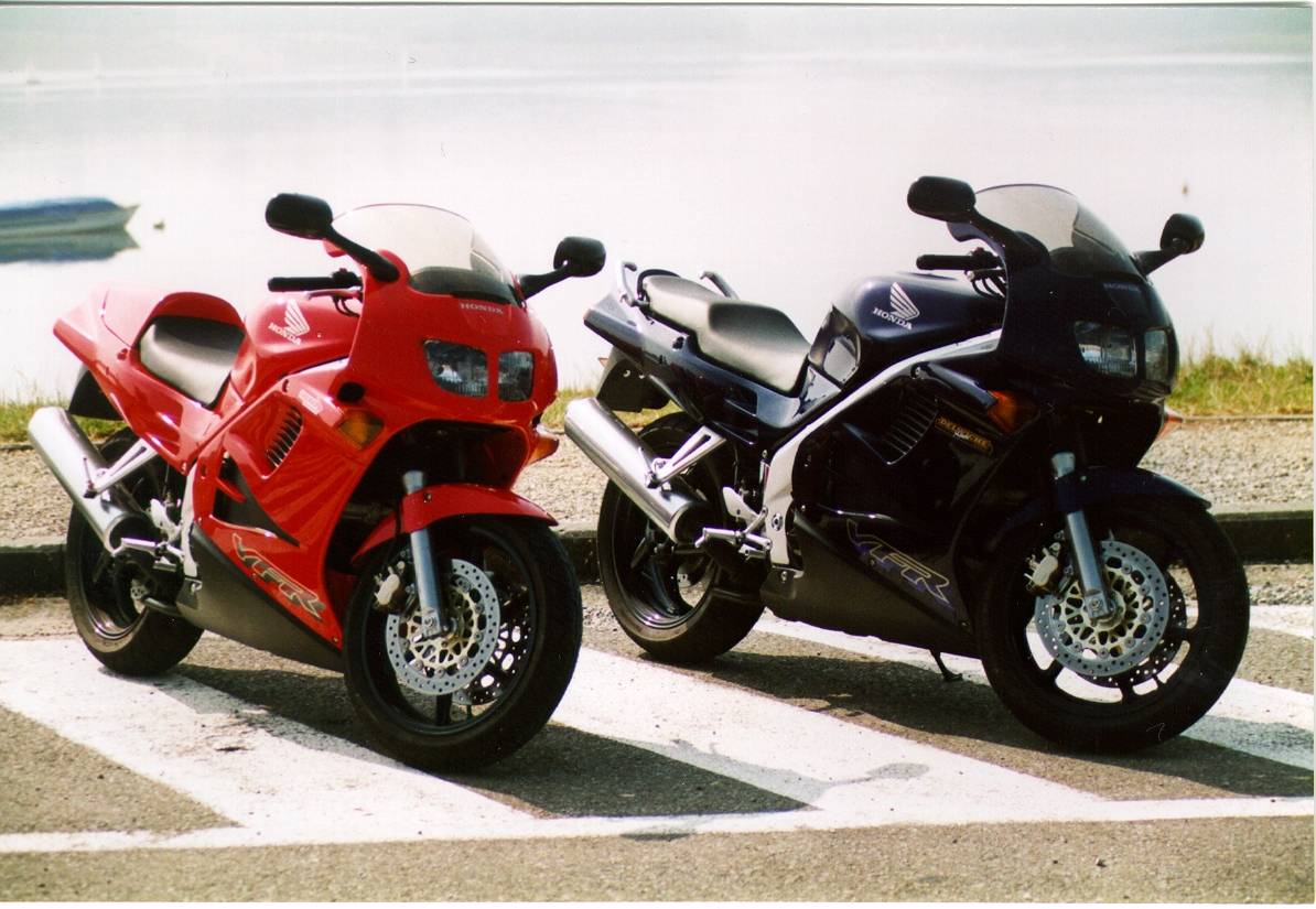 Мотоцикл honda vfr 750 f