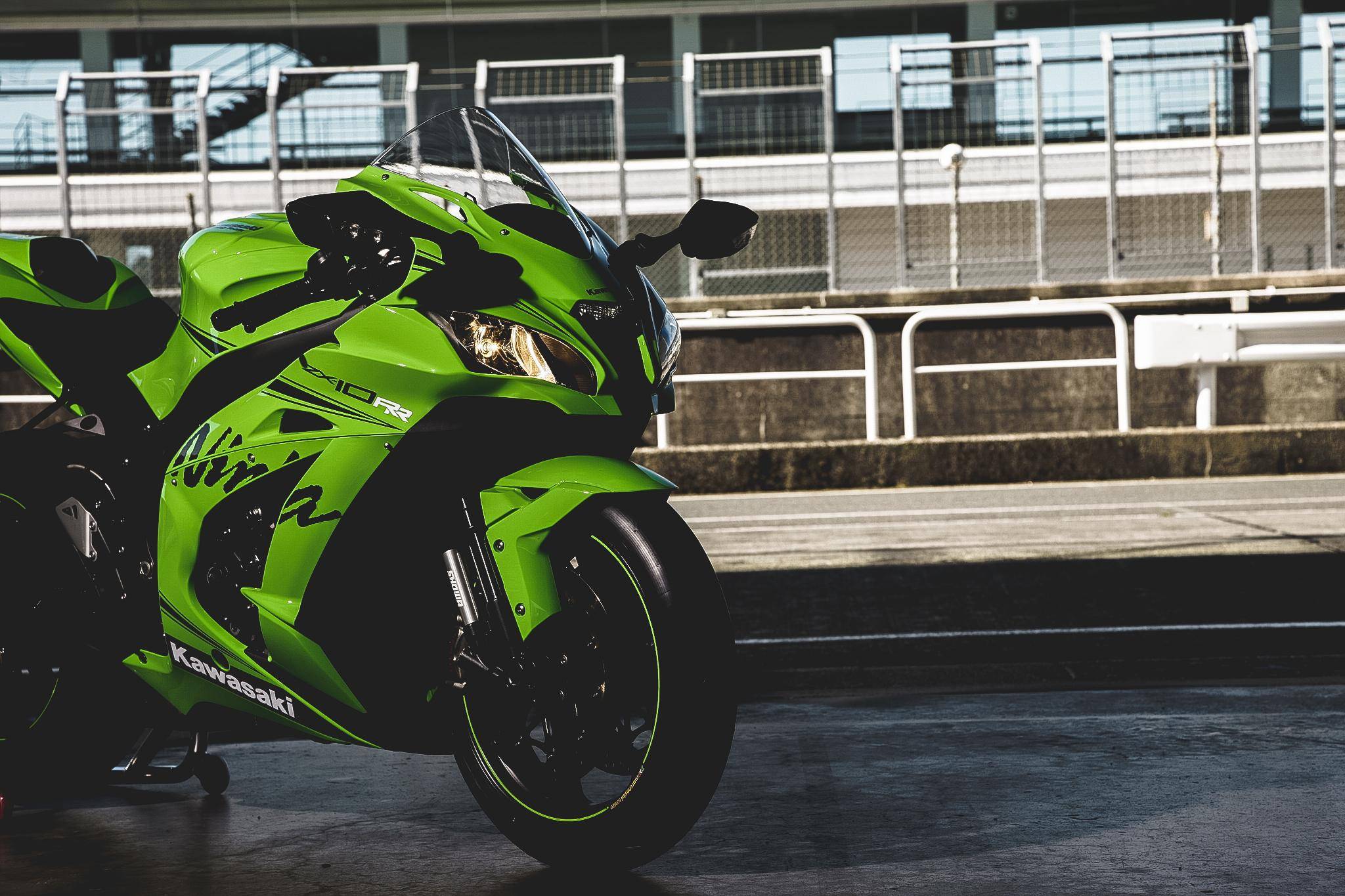 Обзор мотоцикла kawasaki zx-10r (ninja zx10r) — bikeswiki, энциклопедия японских мотоциклов