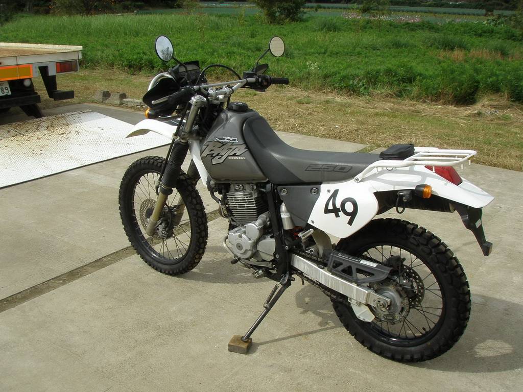 Honda xr250 (xr250r, xr baja, xr250 motard): review, history, specs - bikeswiki.com, japanese motorcycle encyclopedia