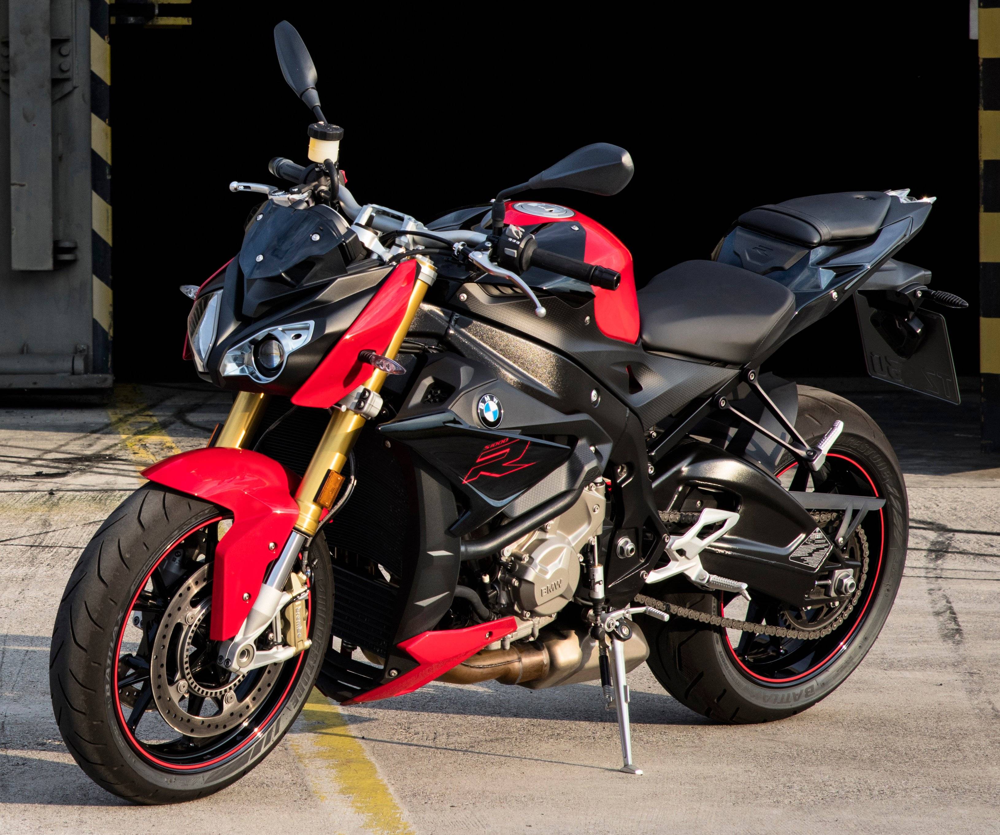 Bmw s1000 rr - обзор супербайка, которую можно встретить на улицах города