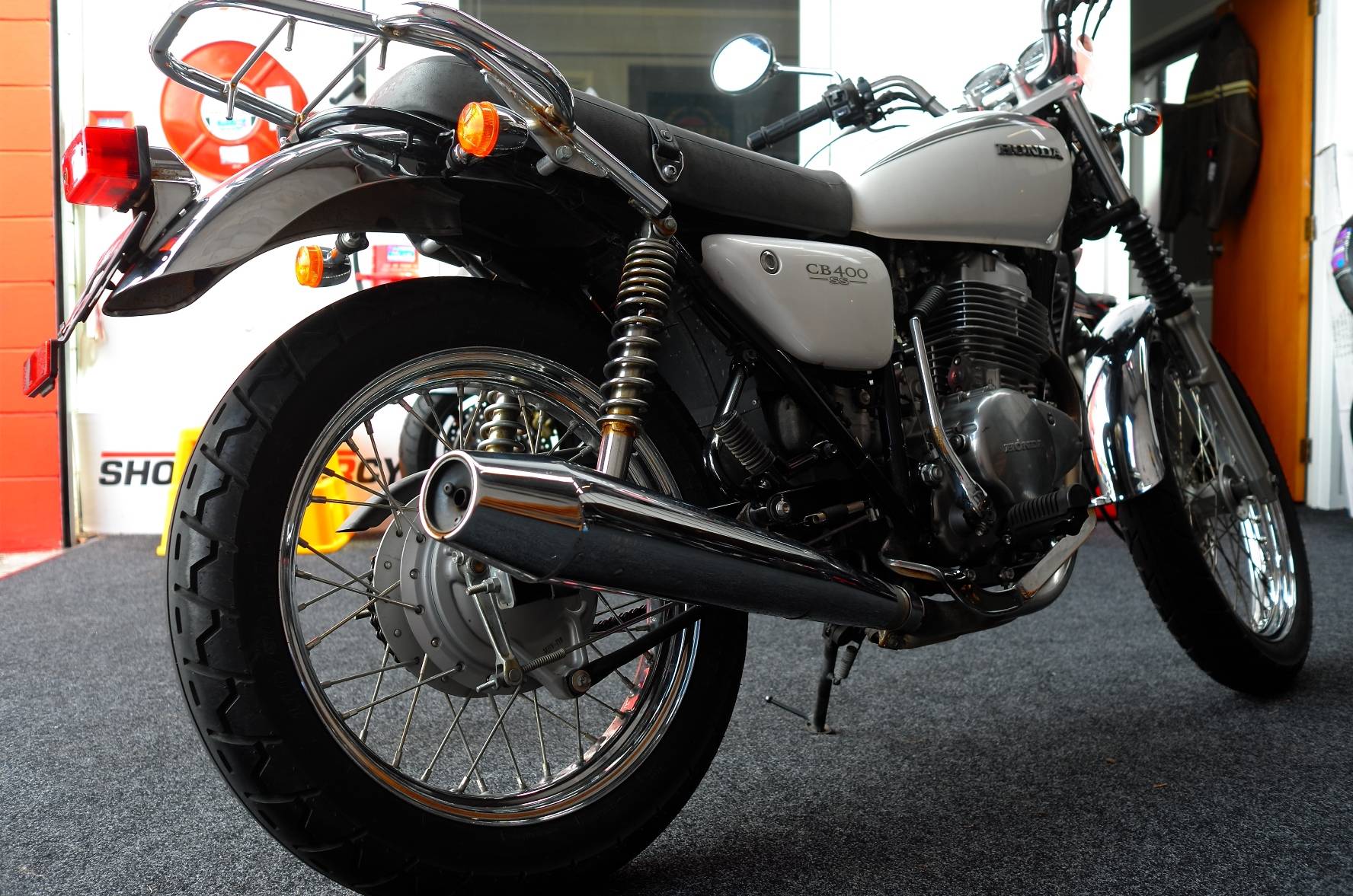 Мотоцикл honda cb 400 ss - идеальный представитель ретро-классики | ⚡chtocar