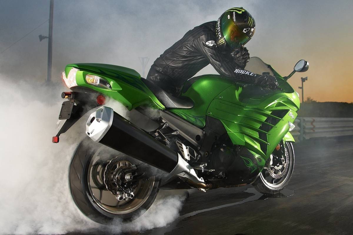 Kawasaki zzr400: сравнительный тест-драйв с suzuki rf400