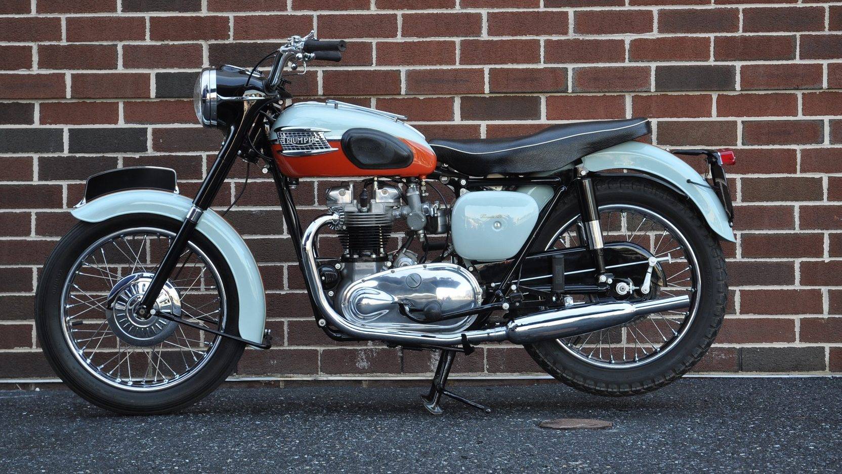 Kawasaki w650 и triumph bonneville t100