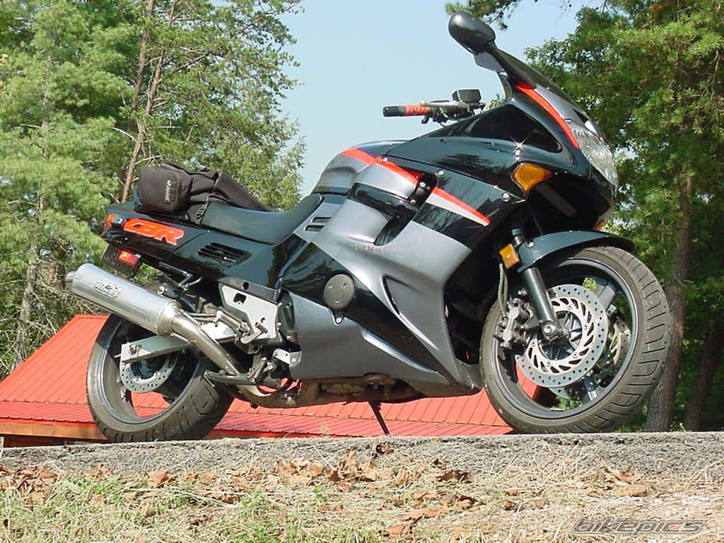 Мотоцикл honda cbr 1000 f 1993 - раскладываем по полочкам