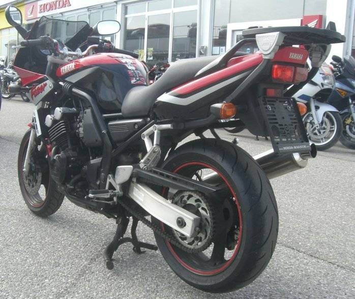 Yamaha fzs 600