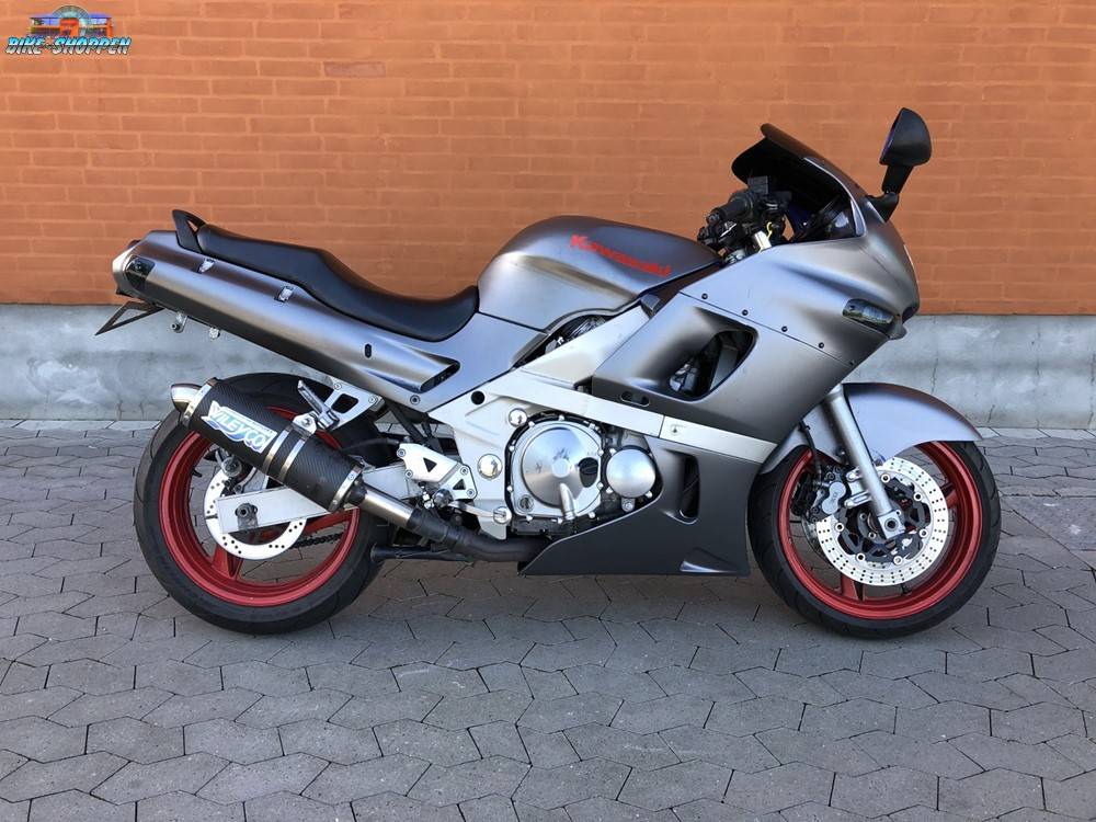 Мотоцикл kawasaki zzr 400 1996: рассматриваем по полочкам