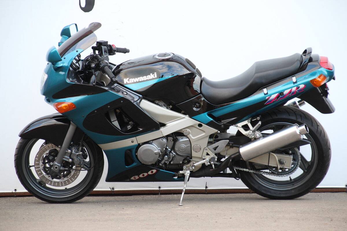 Мотоцикл kawasaki zzr 600