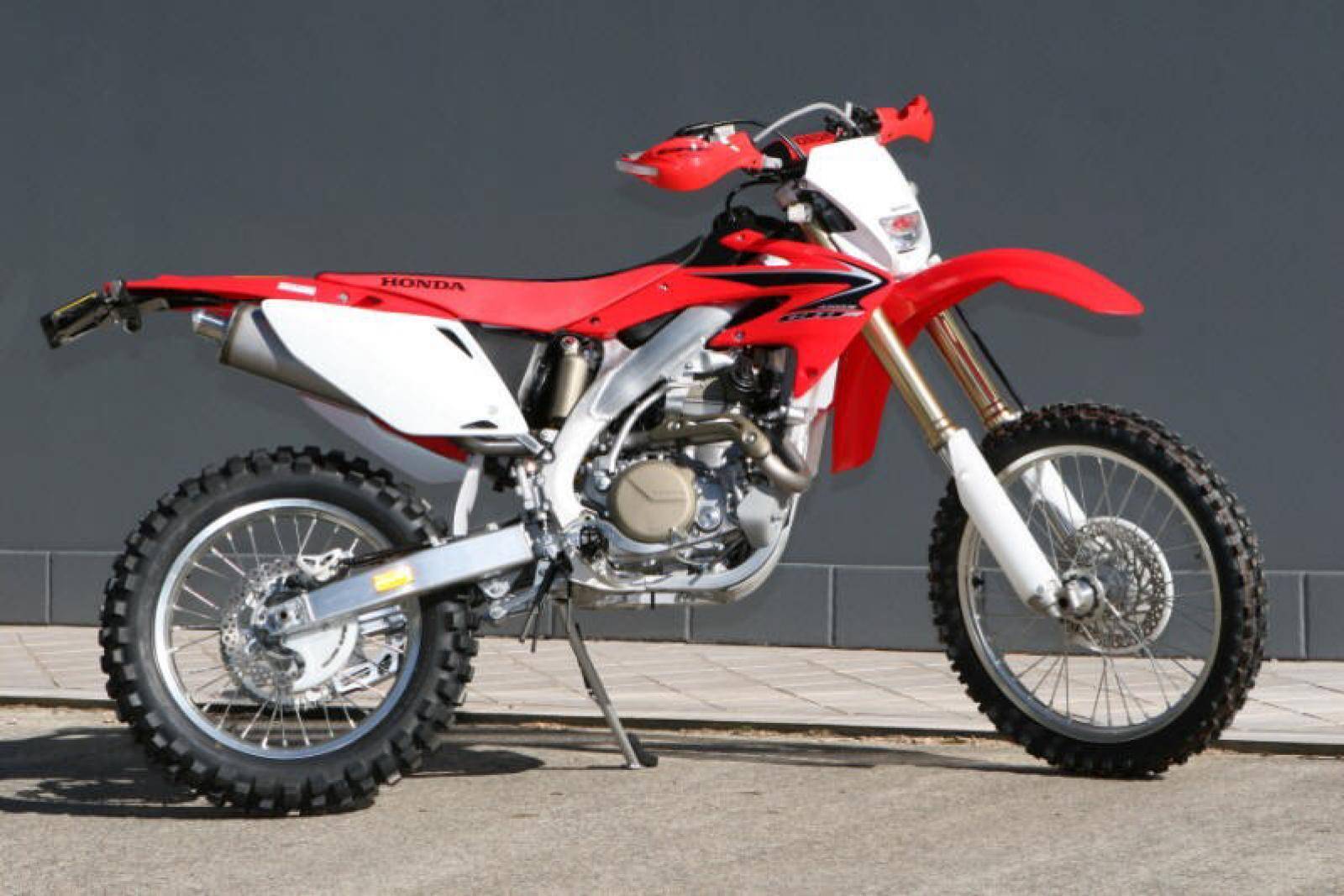 Обзор honda crf 450: технические характеристики и ребрендингы моделей