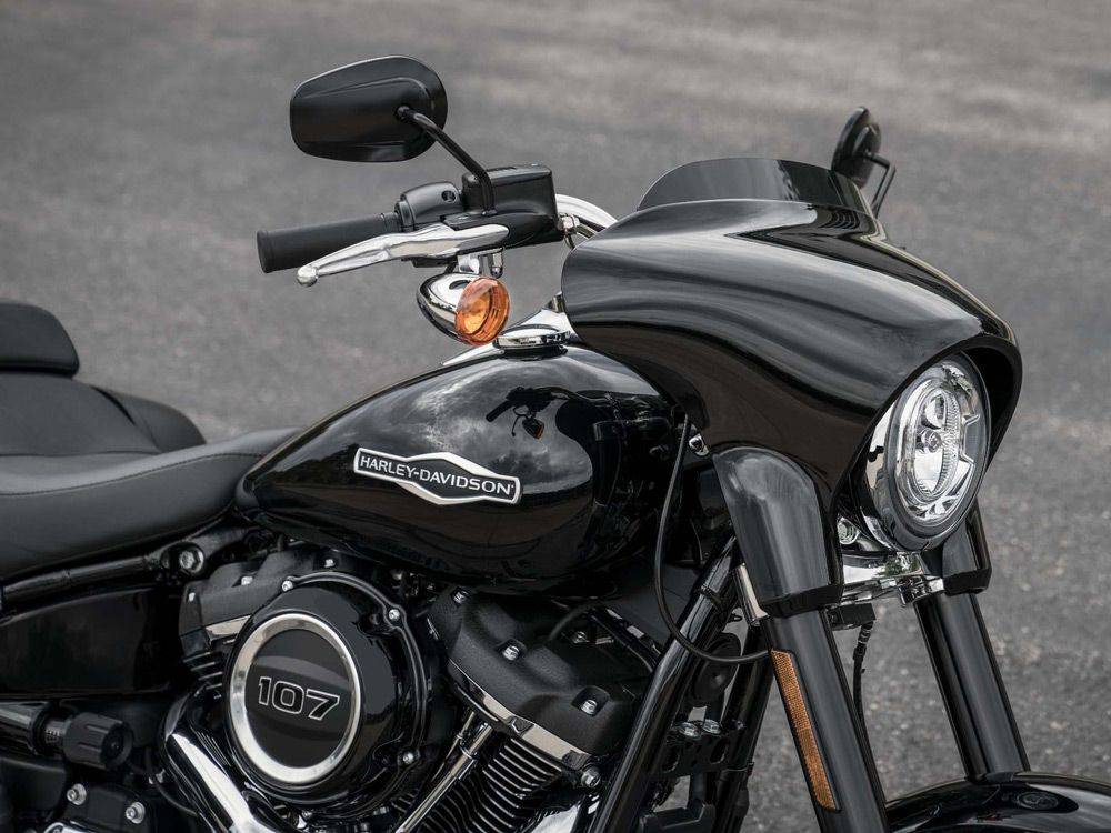 2018 harley-davidson sport glide first look | 9 fast facts
