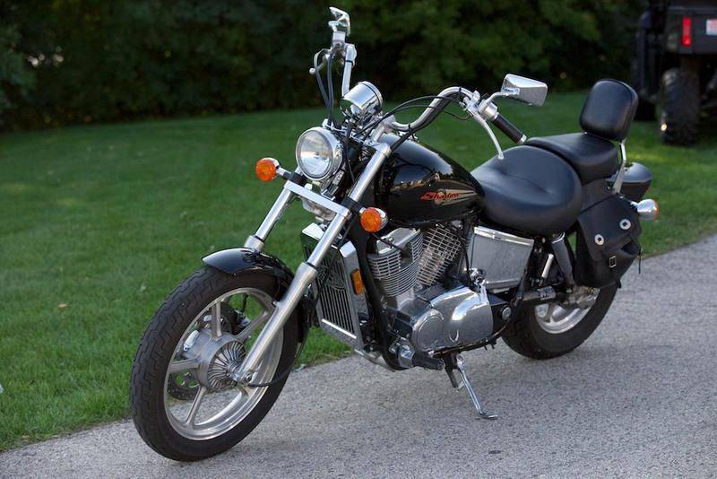 Honda shadow 1100 - обзор, технические характеристики | mymot - каталог мотоциклов и все объявления об их продаже в одном месте