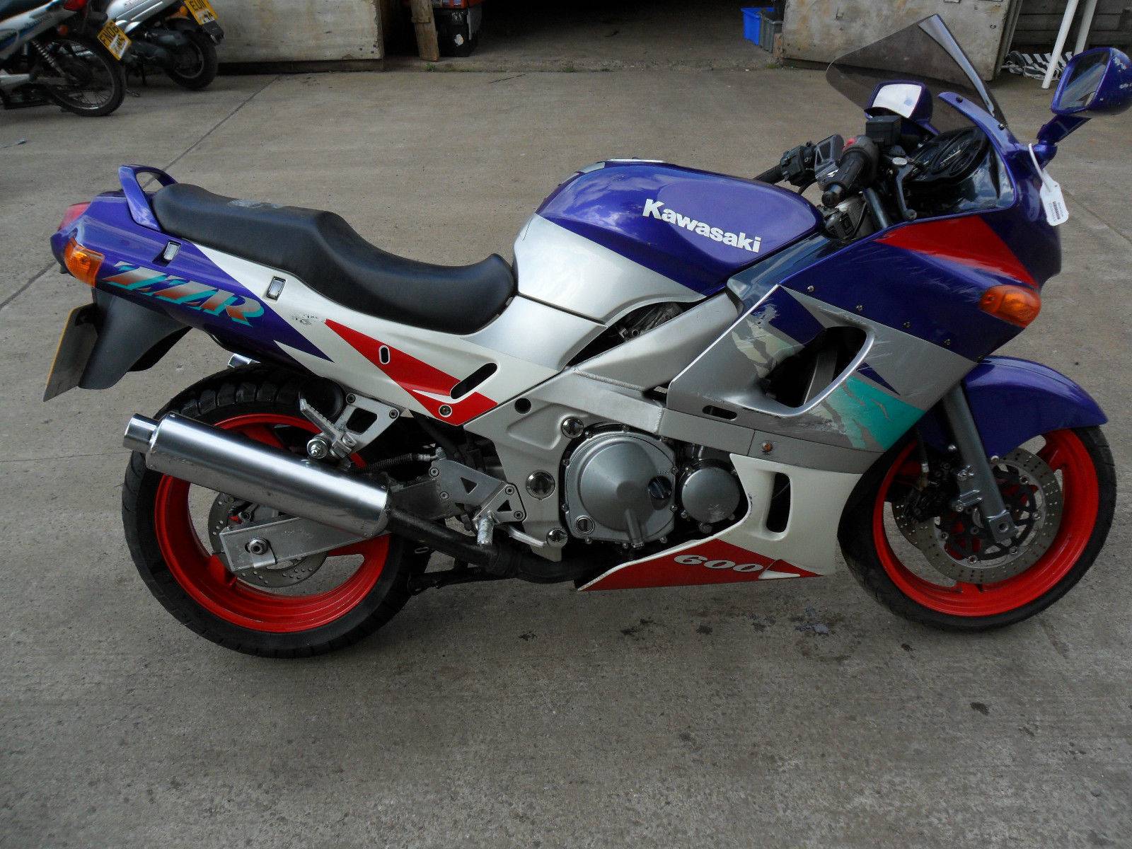 Мотоцикл kawasaki zzr 400 1996: рассматриваем по полочкам