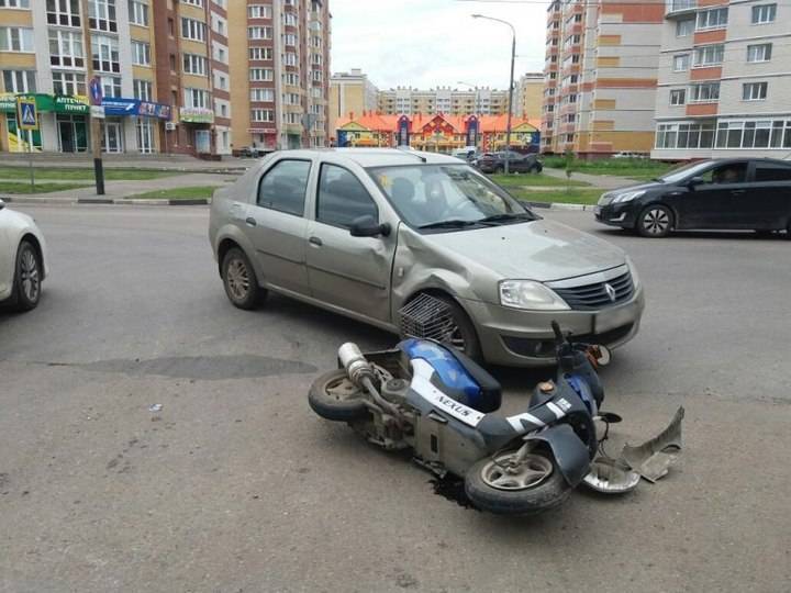 Какой штраф за езду на мопеде или скутере без прав?
