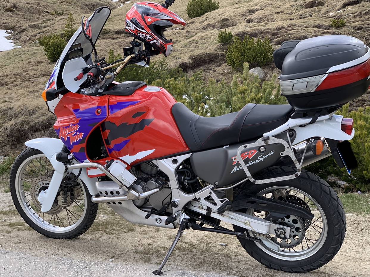 Мотоцикл honda xrv 750 africa twin: обзор, технические характеристики