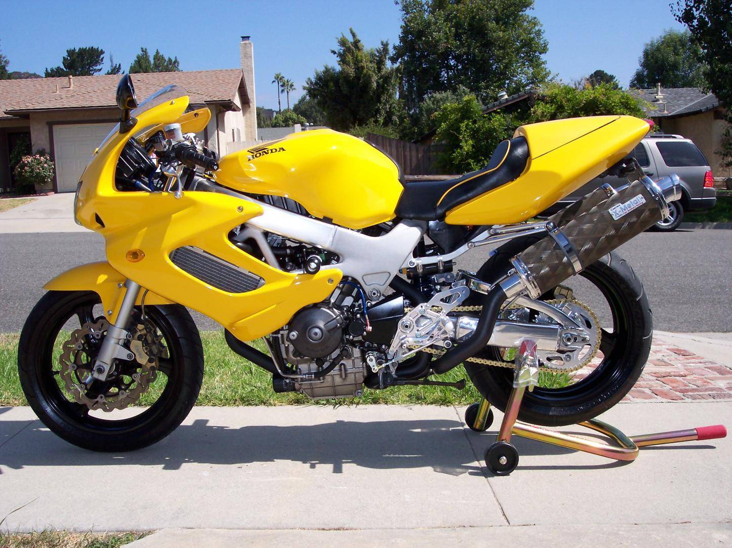 Honda vtr 1000 firestorm (1997-2005) review and used buying guide