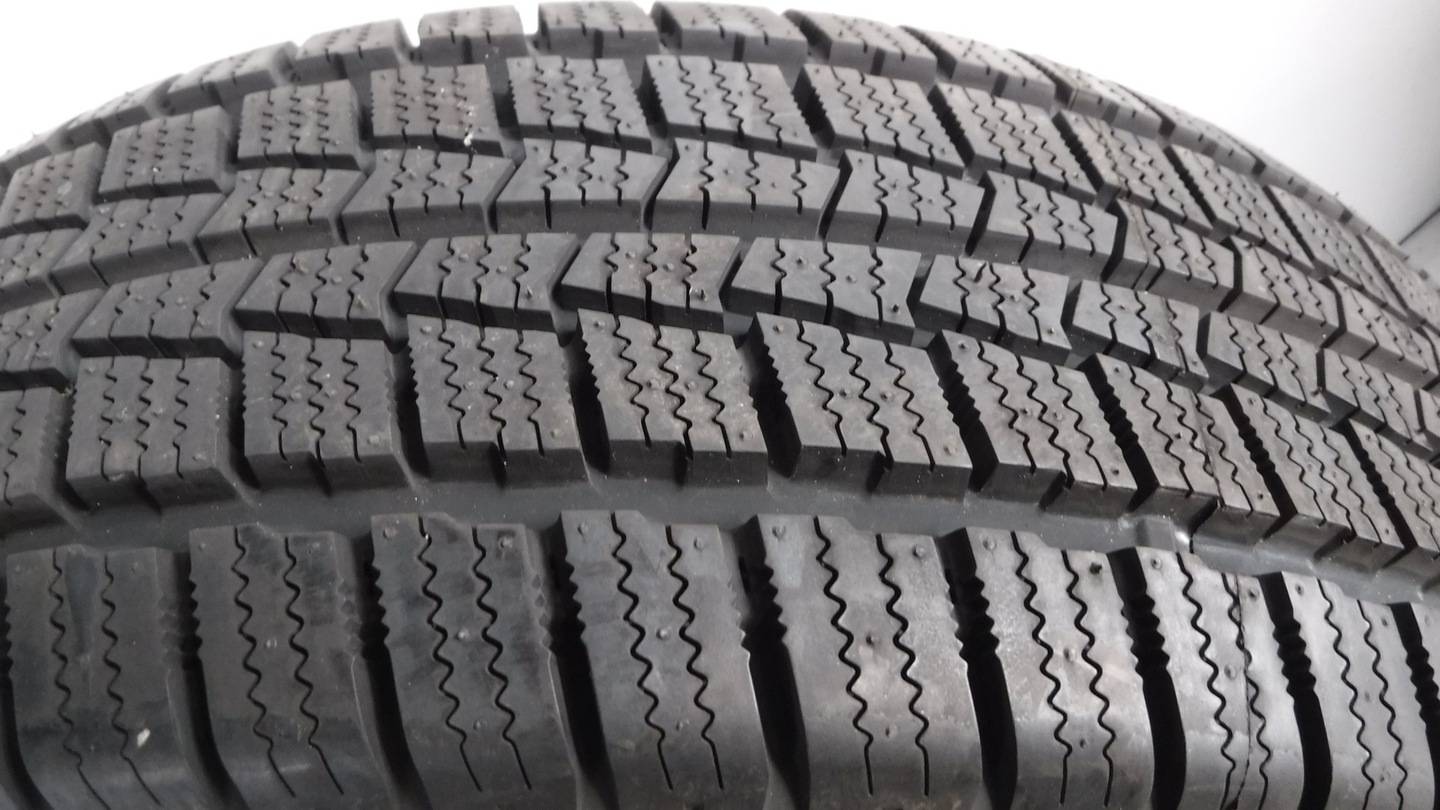 215 65 r16 нешипованная. Hankook Winter rw06. Hankook Winter i cept w605. Шина Ханкук RW зима нешип. Hankook шины Страна производитель.