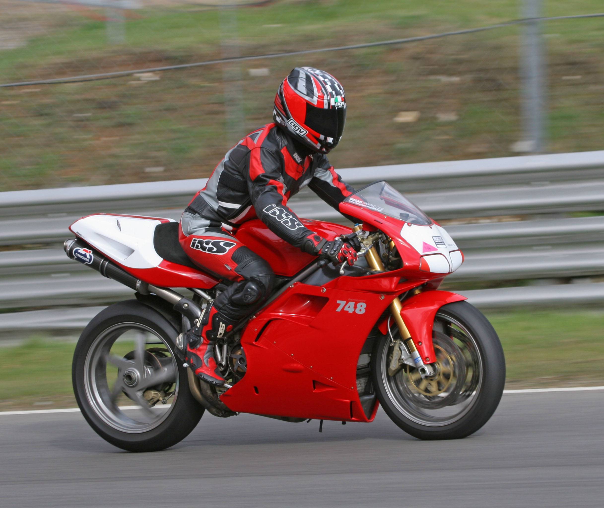 Мотоцикл ducati 748 r 2002 – изучаем по порядку