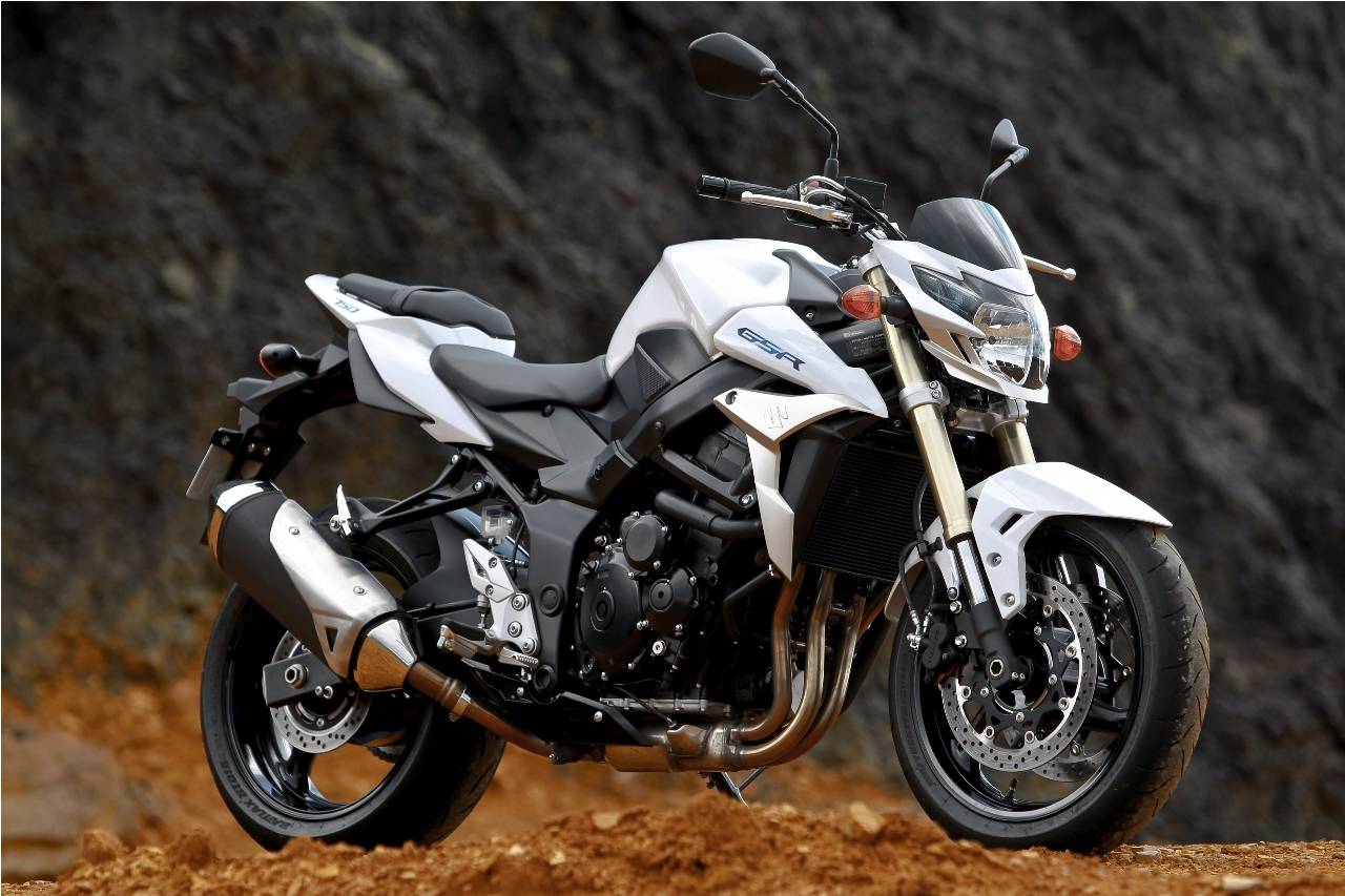 Suzuki gsr 750 - обзор, технические характеристики | mymot - каталог мотоциклов и все объявления об их продаже в одном месте