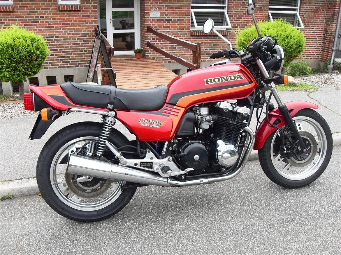Honda cb 750 (seven fifty, nighthawk): review, history, specs - bikeswiki.com, japanese motorcycle encyclopedia