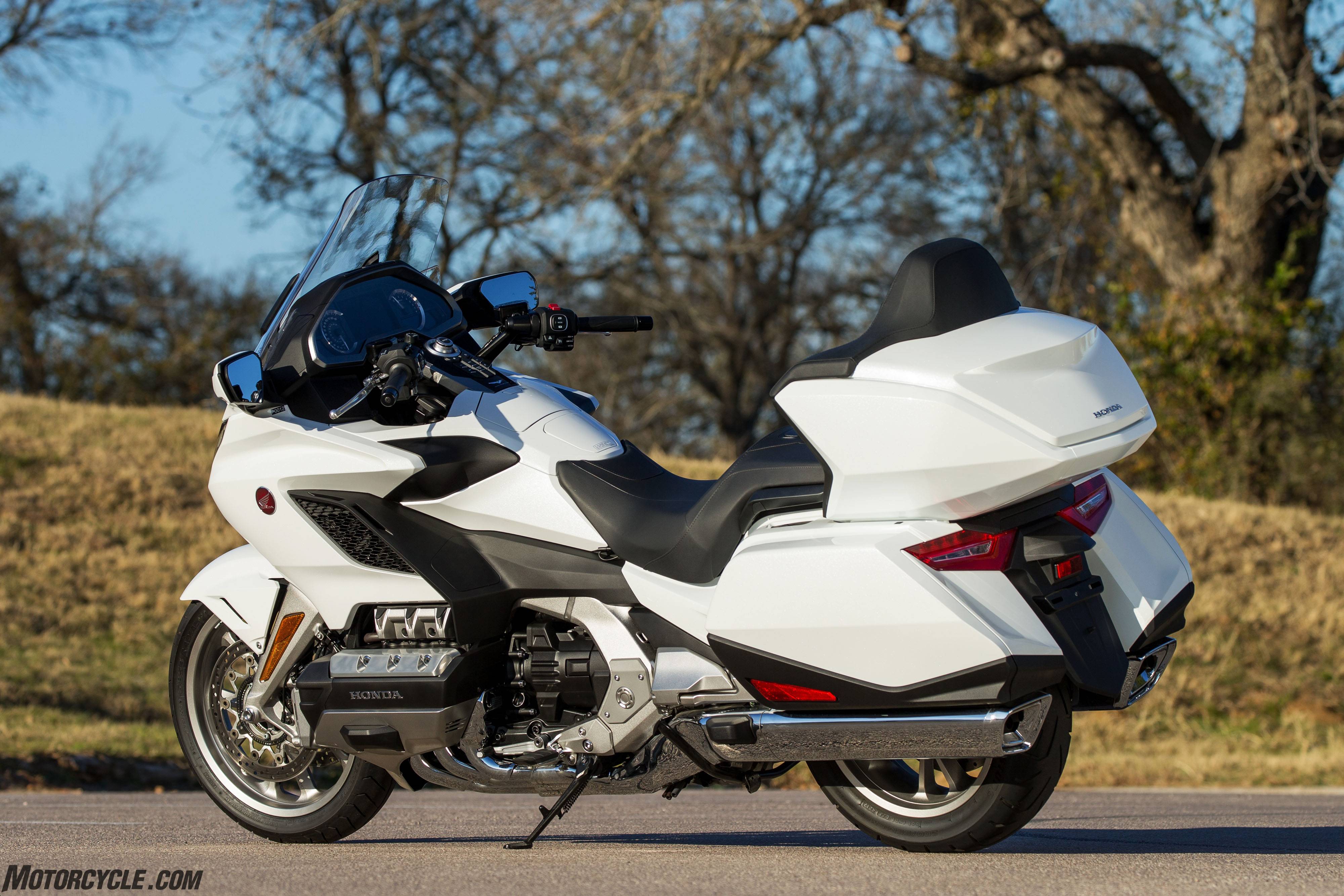 Обзор honda gold wing (хонда голд винг) gl 1800 - туристического японского мотоцикла