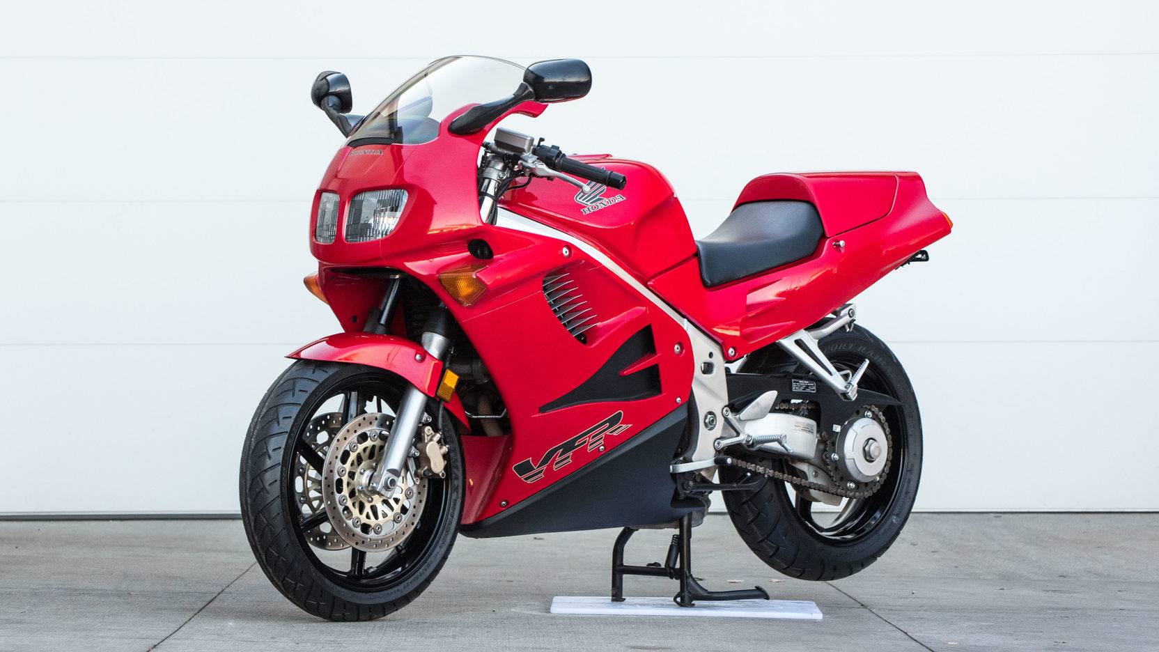Тест-драйв мотоцикла Honda VFR750F