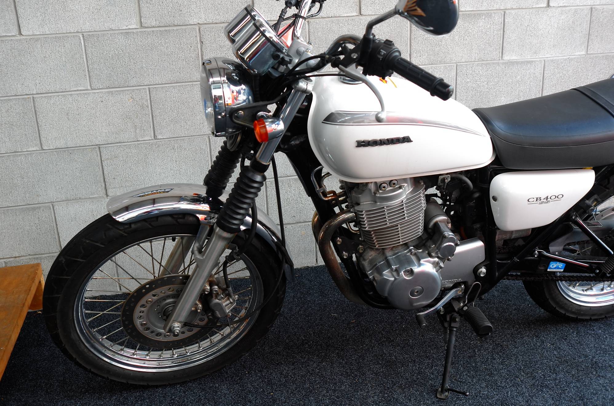 Honda cb 400 ss - обзор, технические характеристики | mymot - каталог мотоциклов и все объявления об их продаже в одном месте