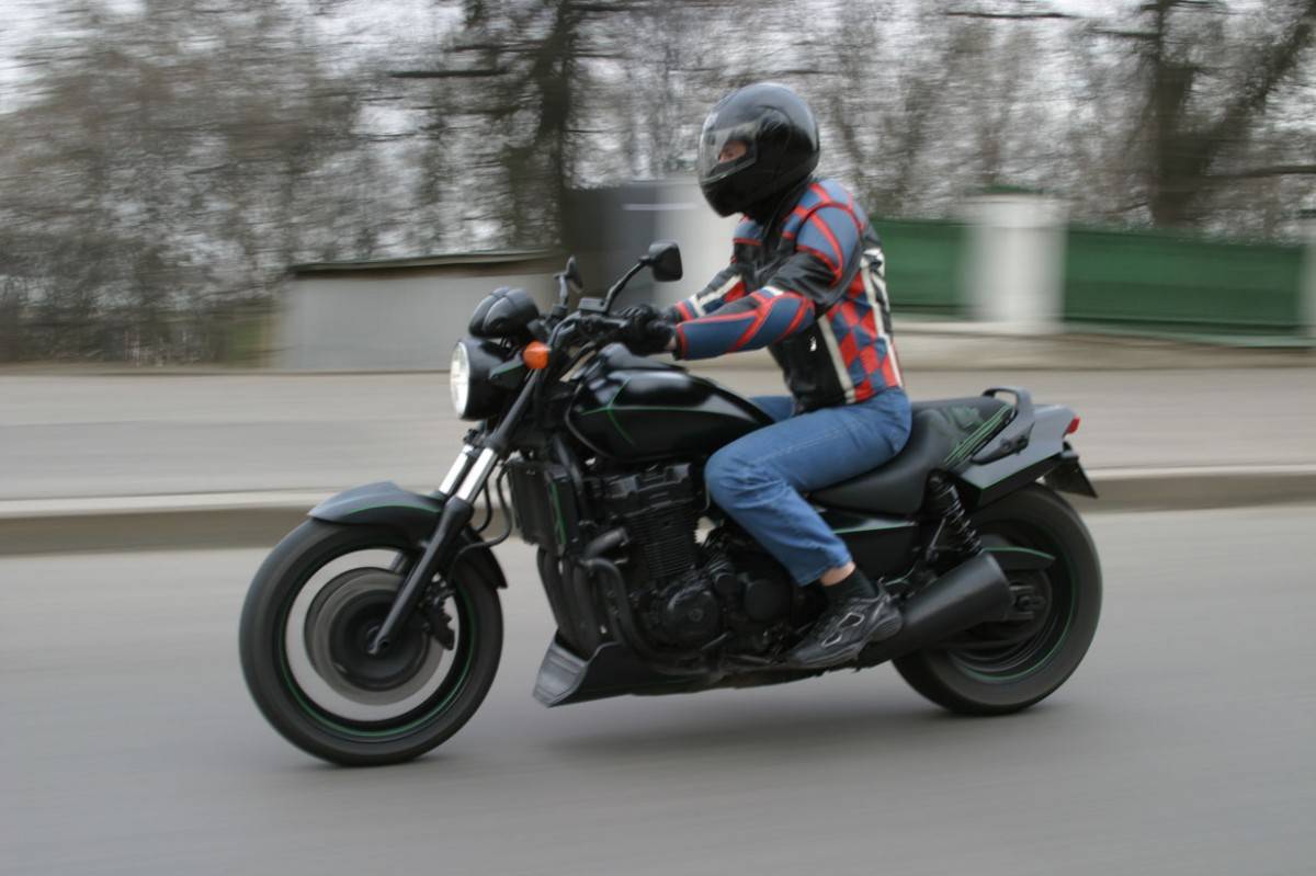Мотоцикл honda x4 — отличный байк для быта и отдыха. honda x4 - японская легенда honda x4 технические характеристики