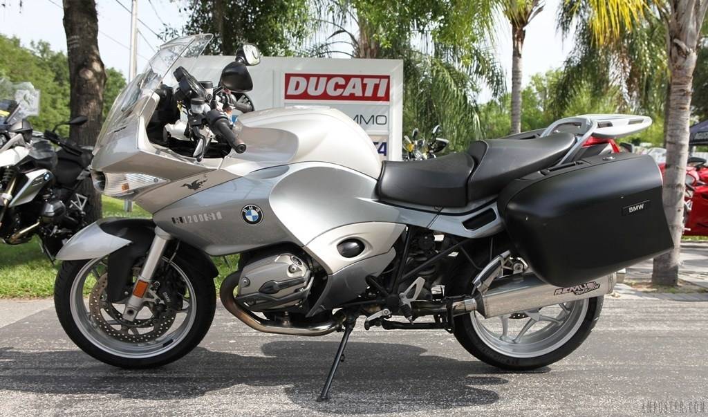 Honda st1300 pan european и bmw r 1200 rt