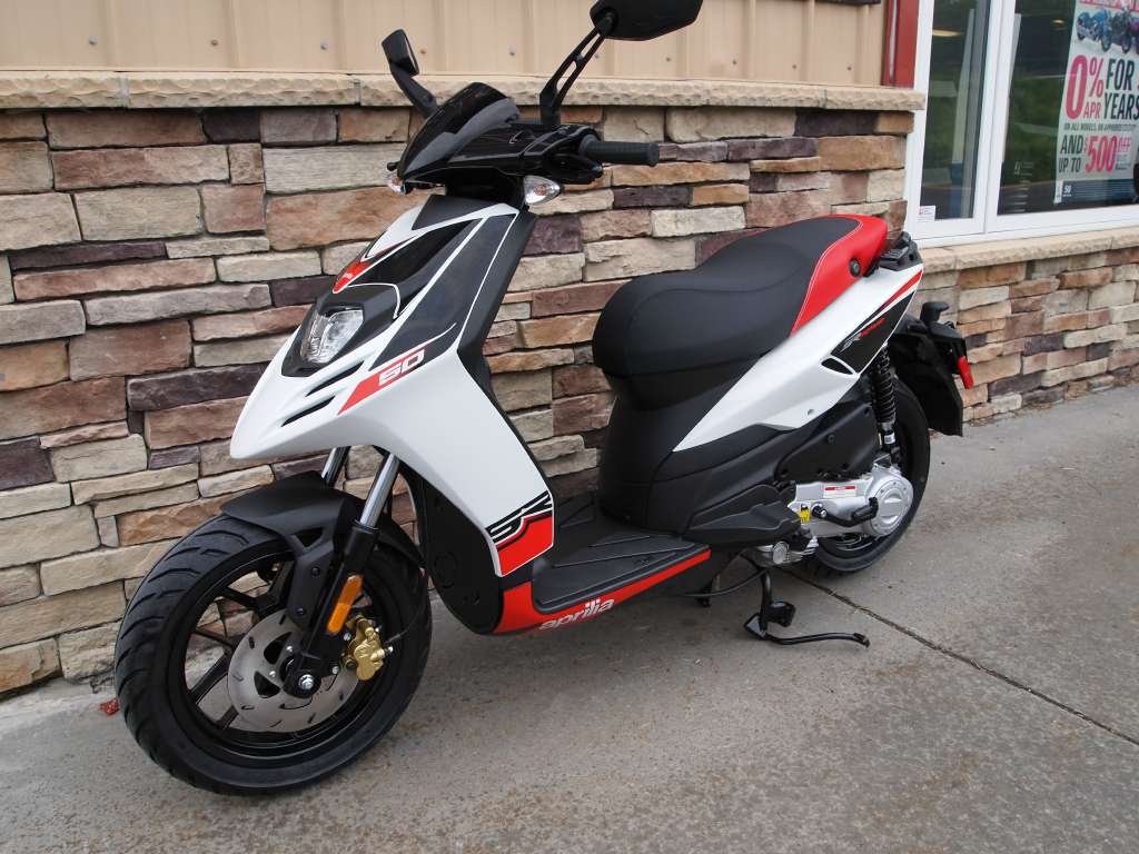 Motorcycle: aprilia - sr 50 r(2020) scooter specifications, characteristics and information