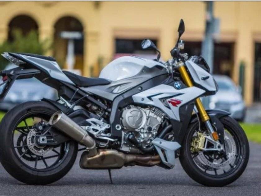 2014 bmw s1000r review
