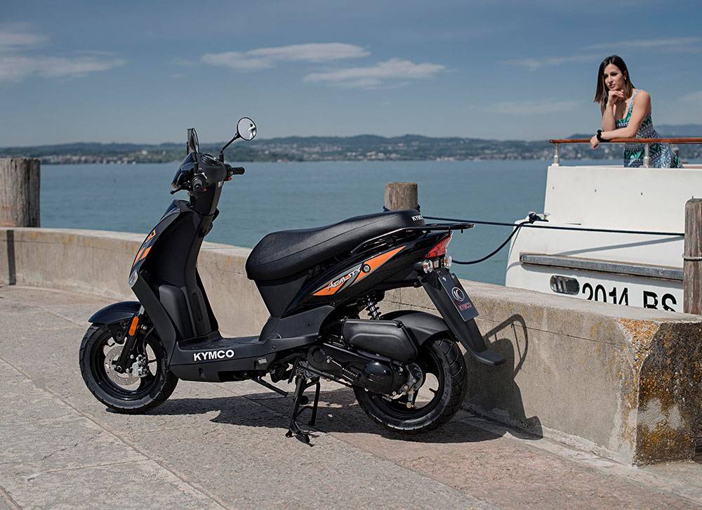 Тест скутера kymco ak550 2020
