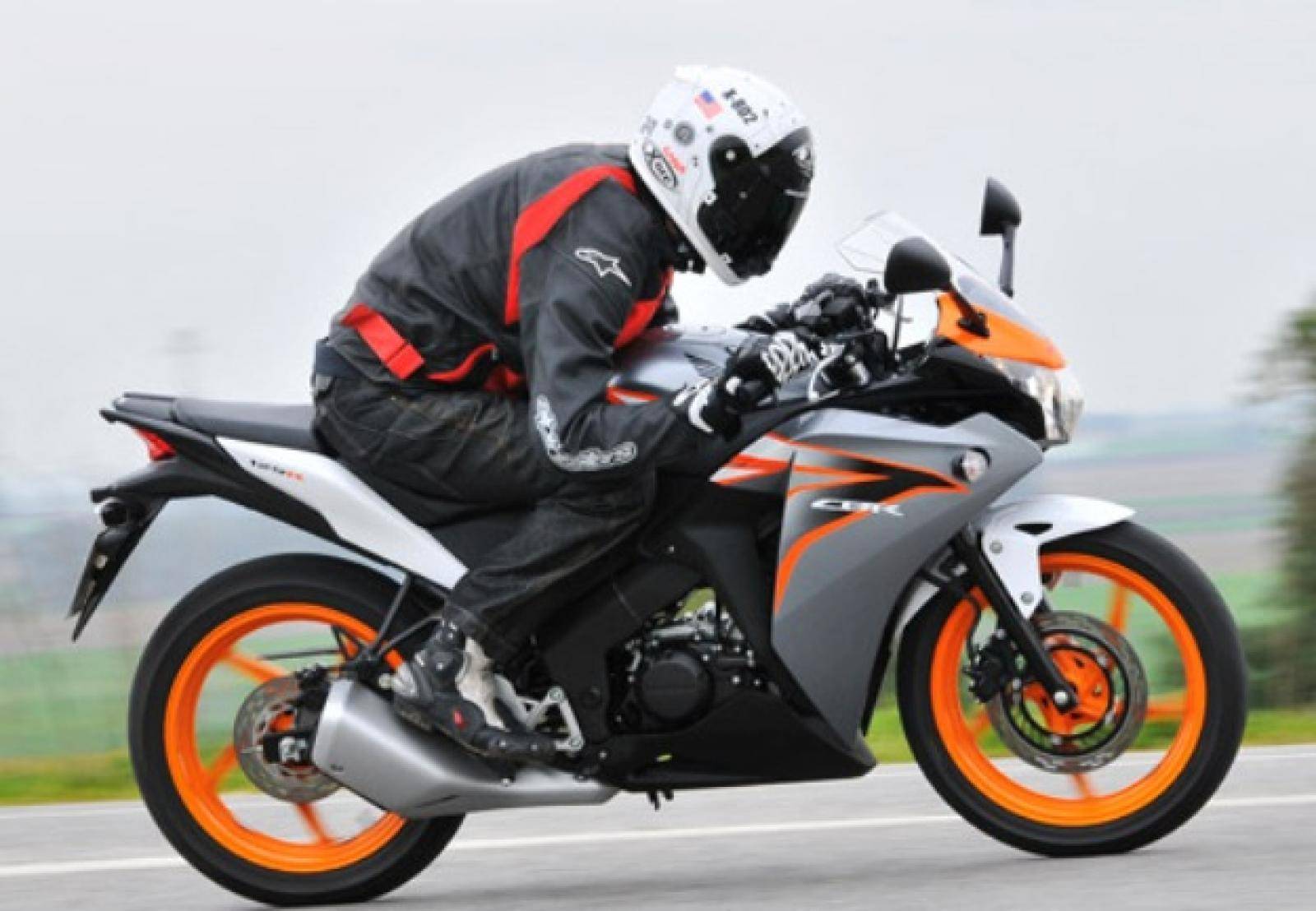 Видео yamaha yzf-r125: тест драйв