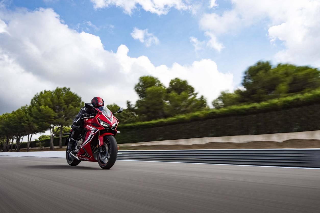 Honda cbr650r top speed & acceleration - motostatz