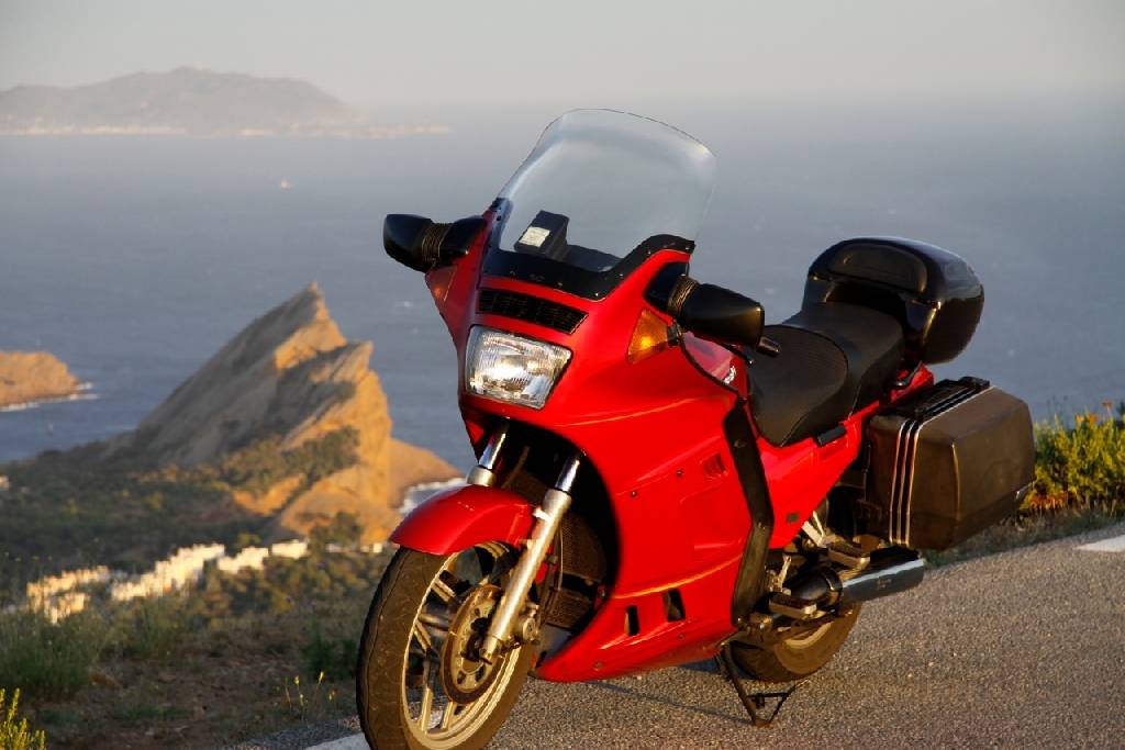 Kawasaki zx-10r (2004): сравнительный тест-драйв с yamaha yzf-r1