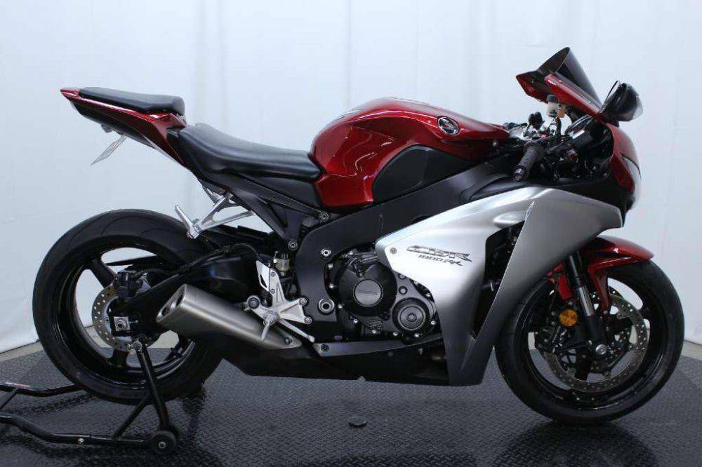 Honda cbr1000rr fireblade