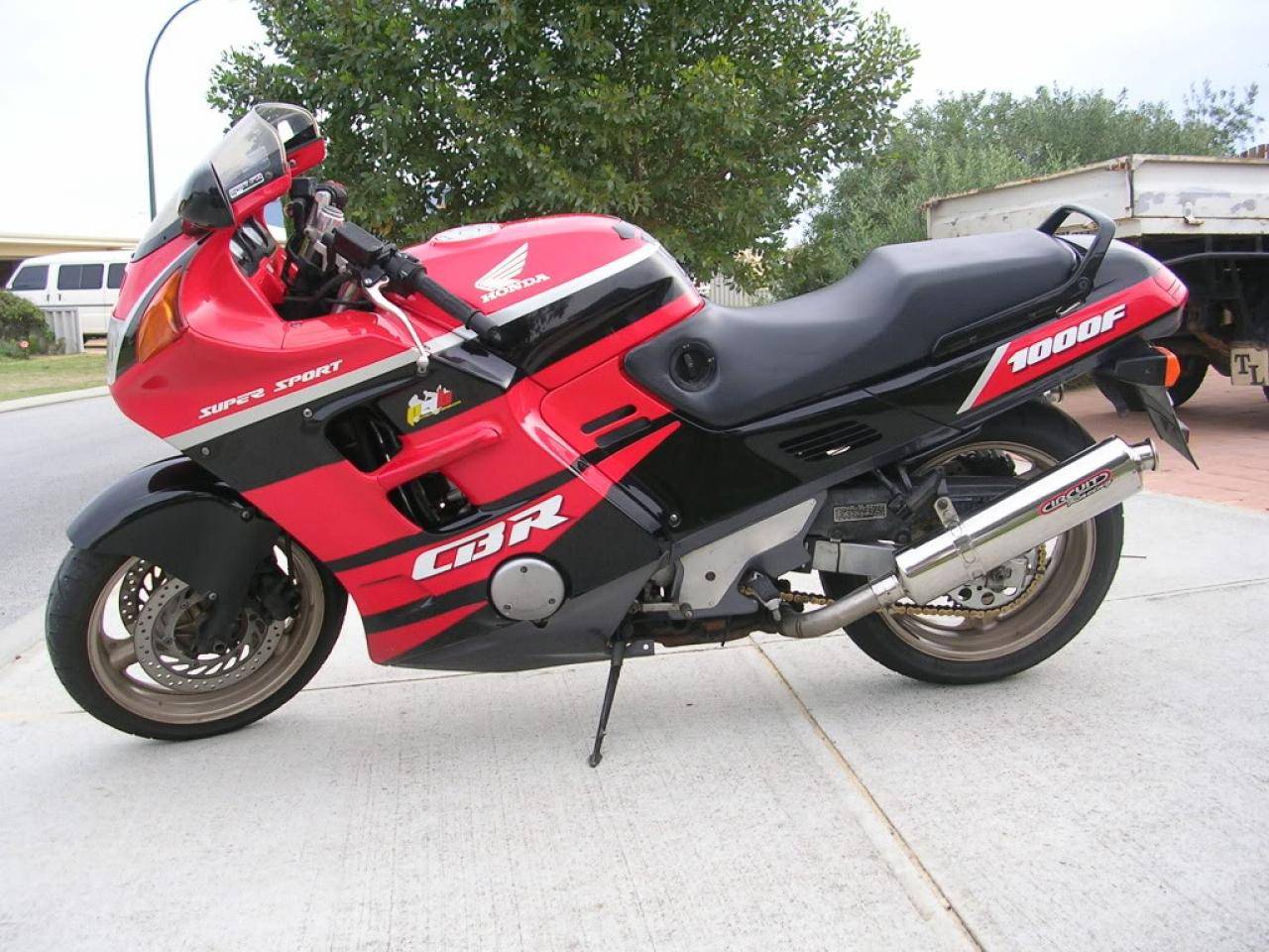 Honda cbr1000f