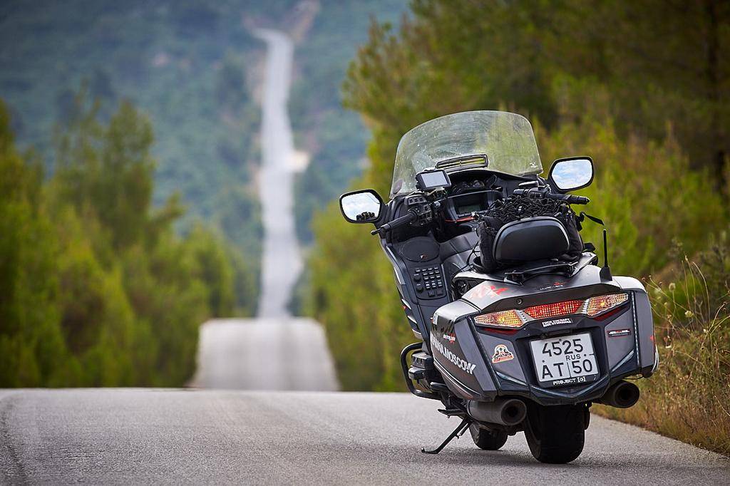 Полный обзор honda gold wing gl 1800 | ru-moto