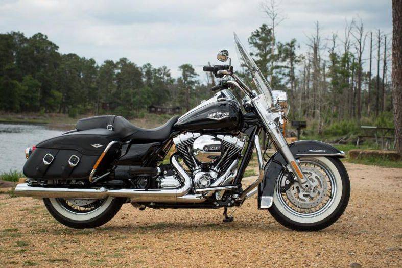 Here's what makes the harley-davidson road king special a good touring motorcycle