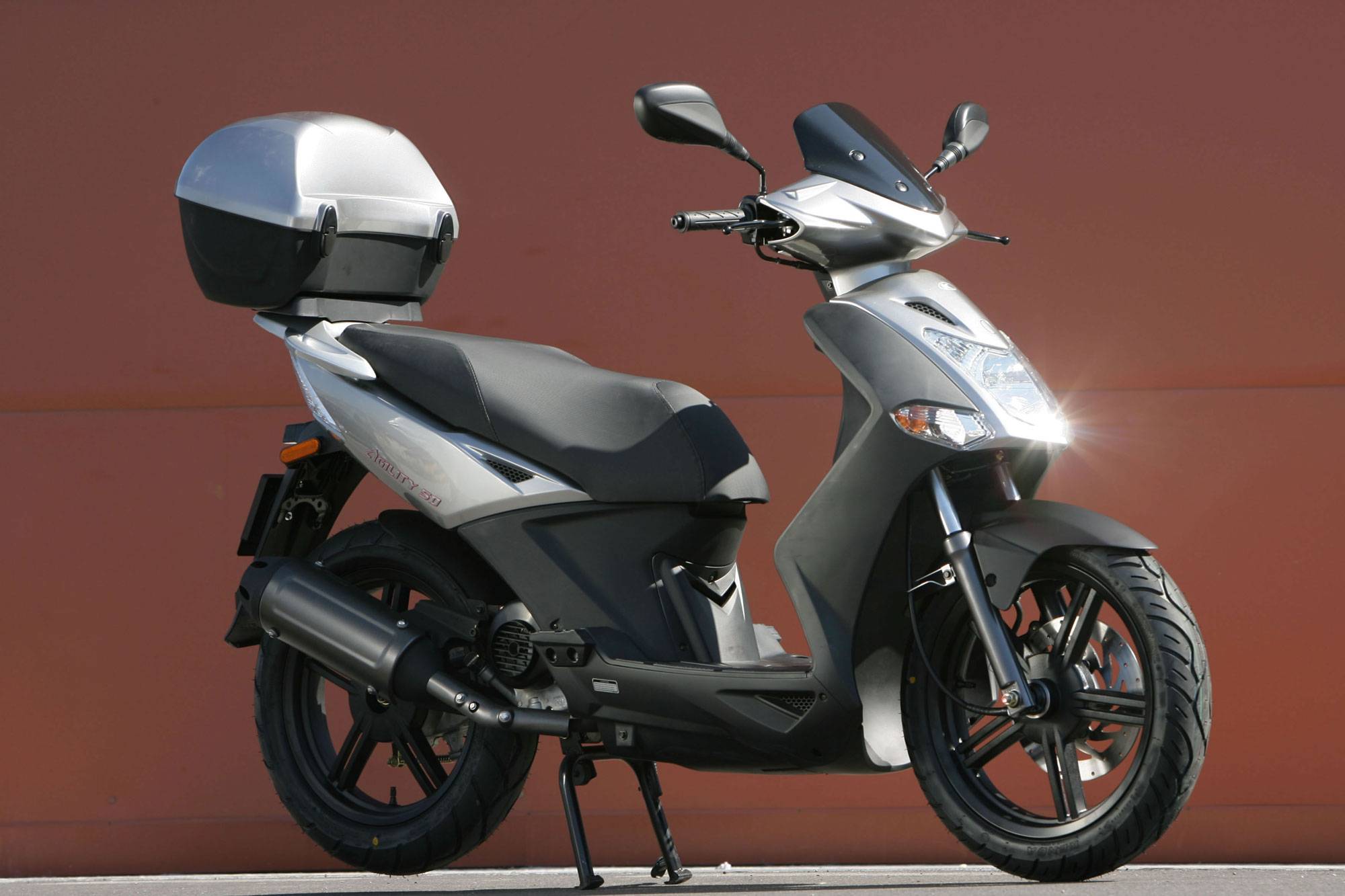 Скутер kymco agility 50 — это экономичное мотосредство - собака и я