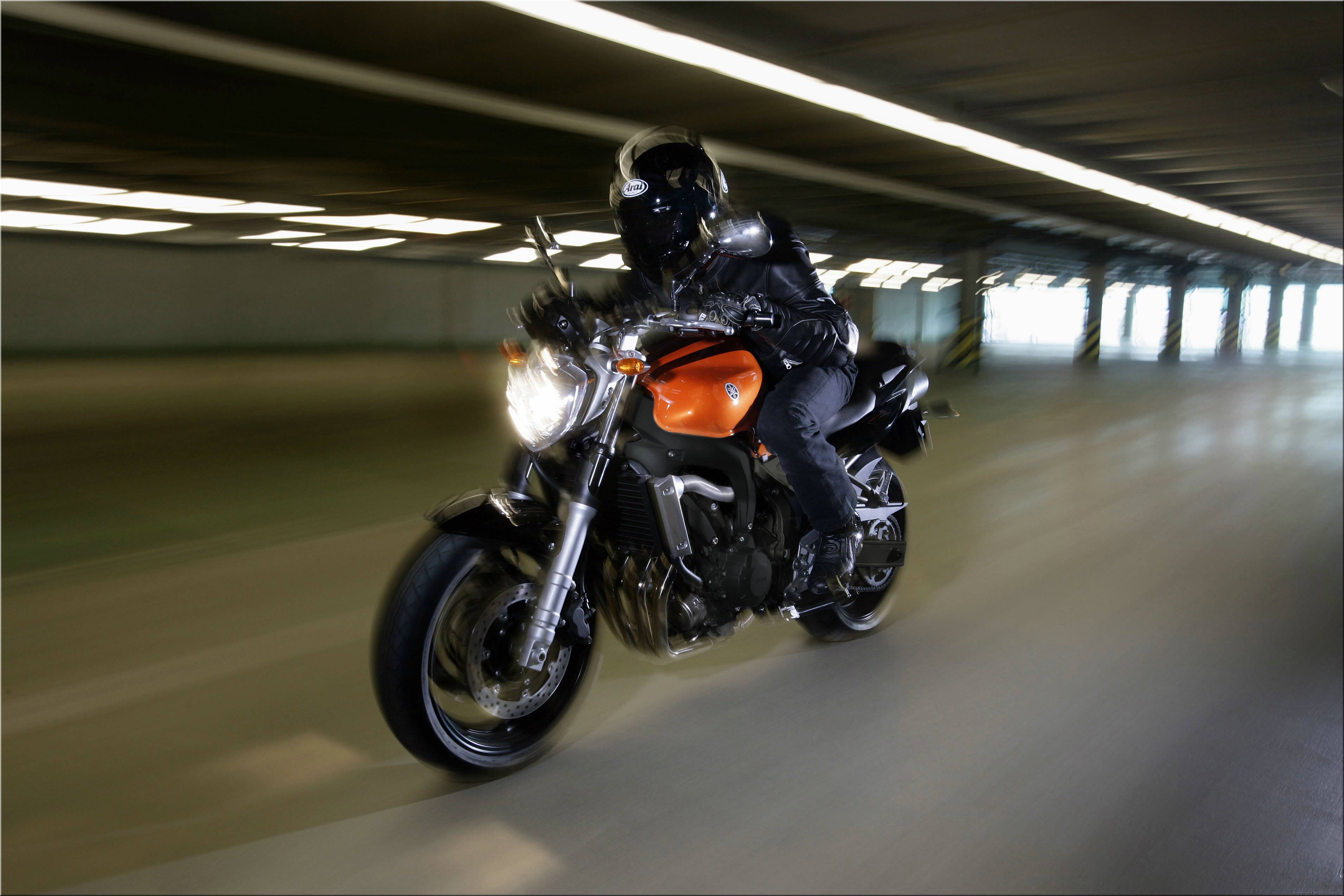 Fz1 против fz6: разница и сравнение