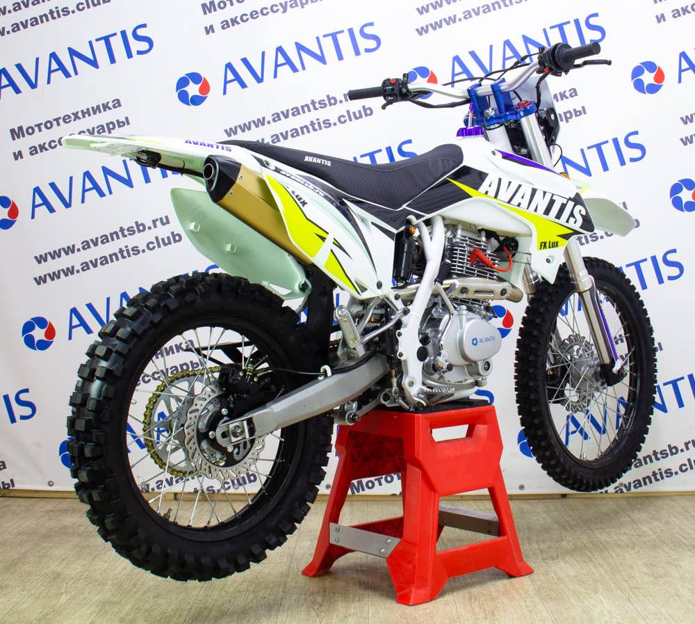 Мотоцикл Авантис ФХ 250 Люкс (Avantis FX 250 Lux)