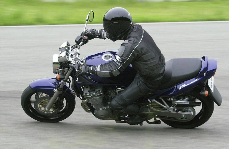 Сузуки бандит 1200. легендарный мотоцикл suzuki bandit