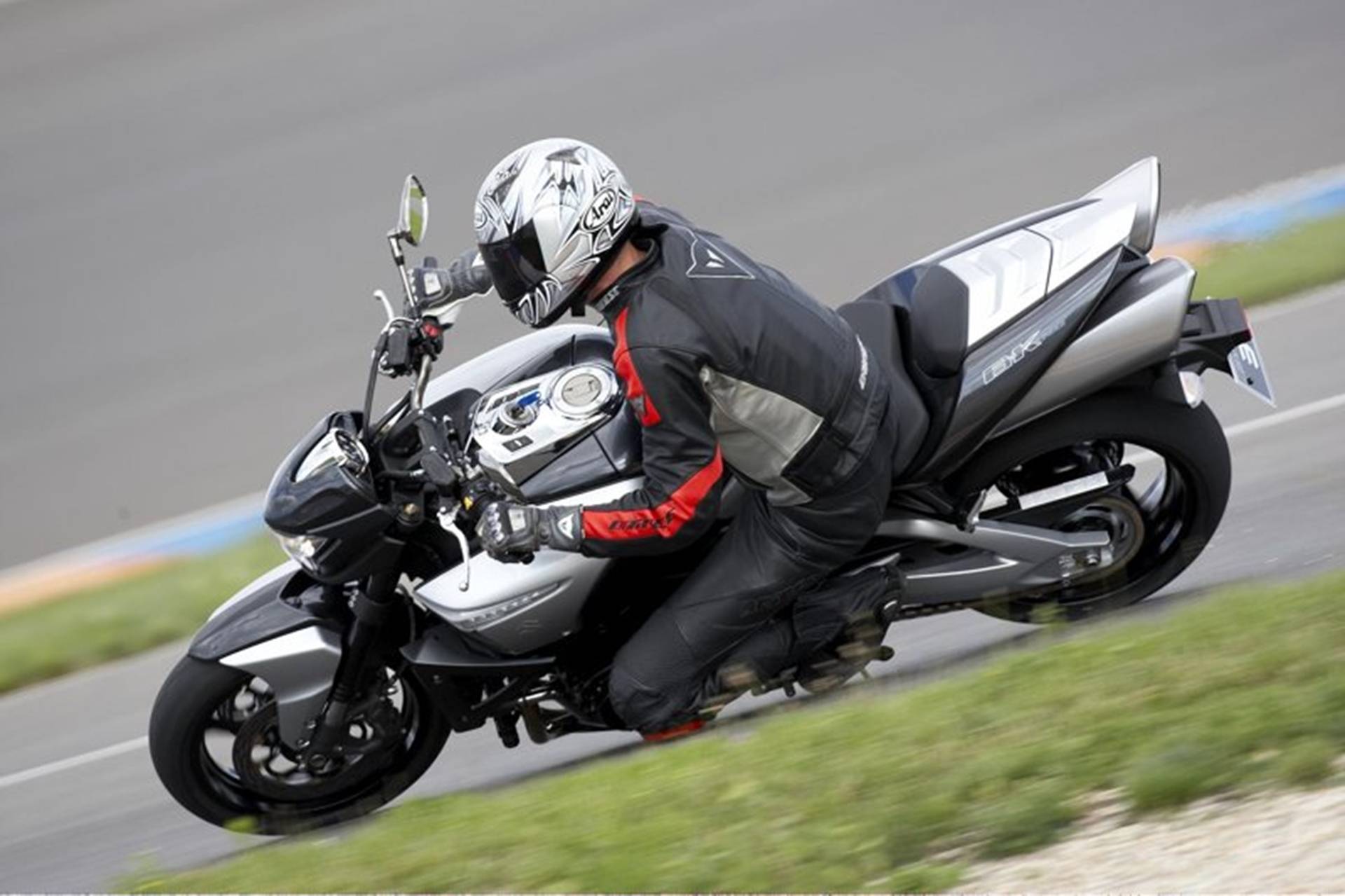 Тест-драйв suzuki gw250f: сферический конь в вакууме